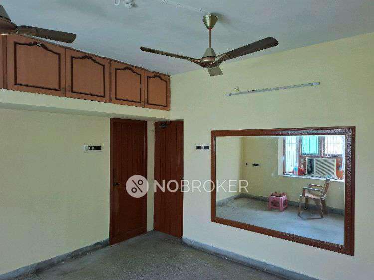 3 BHK Flat In Uds 1200 For Sale  In Shenoy Nagar