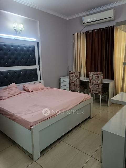 3 BHK Flat In Gaur Sportswood For Sale  In Sector 79