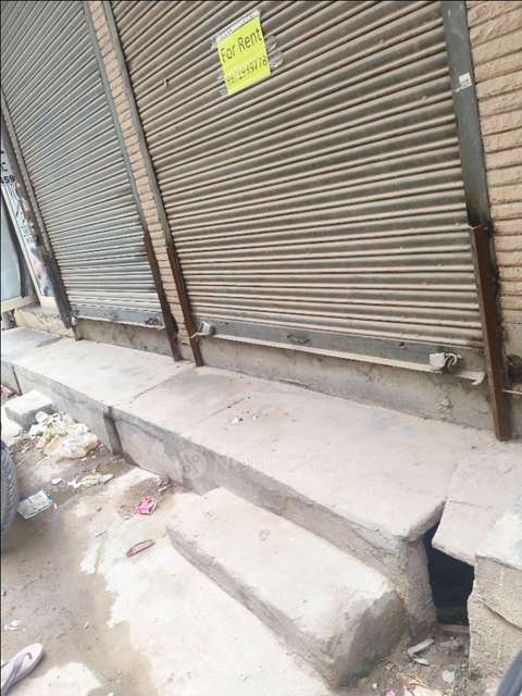 Shop in Dwarka Mor, Delhi for sale 