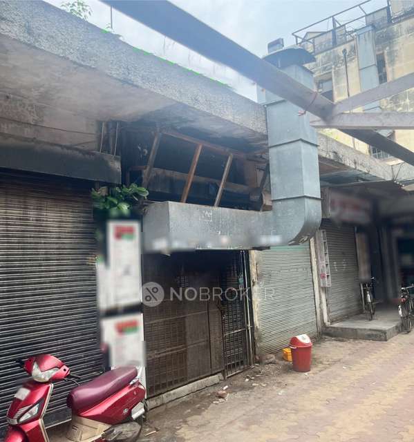 Shop in Sarvapriya Vihar, Delhi for sale 