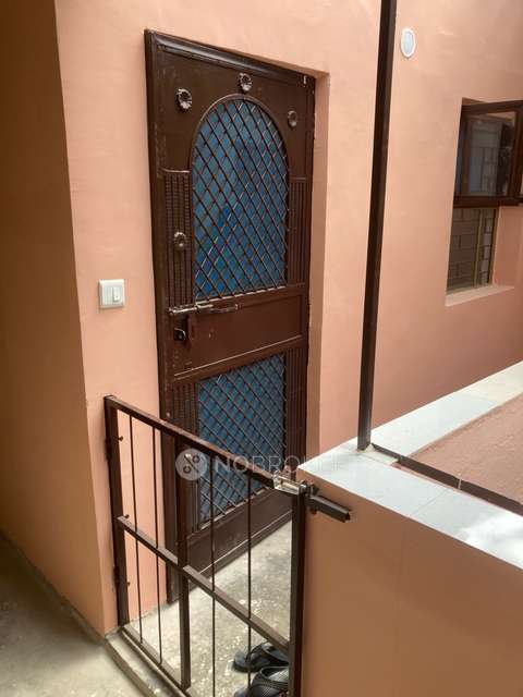 1 RK Flat In Studio Apartment, for Rent  In Dwarka 