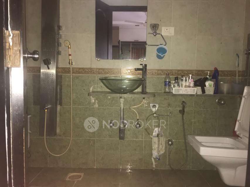 2 BHK Flat In Mayfair Gardens Chs For Sale  In Andheri West