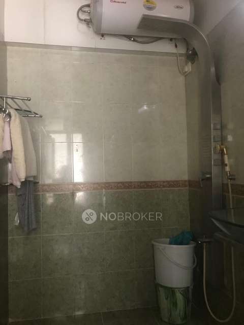 2 BHK Flat In Mayfair Gardens Chs For Sale  In Andheri West