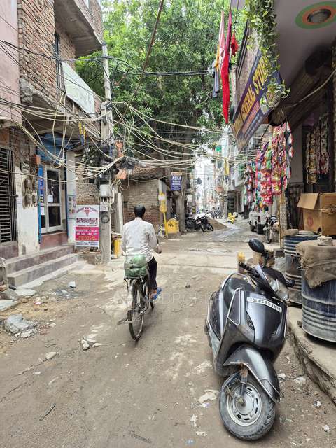 4+ BHK House For Sale  In  Razapur Khurd