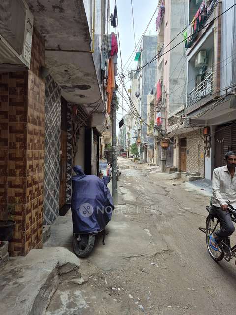 4+ BHK House For Sale  In  Razapur Khurd