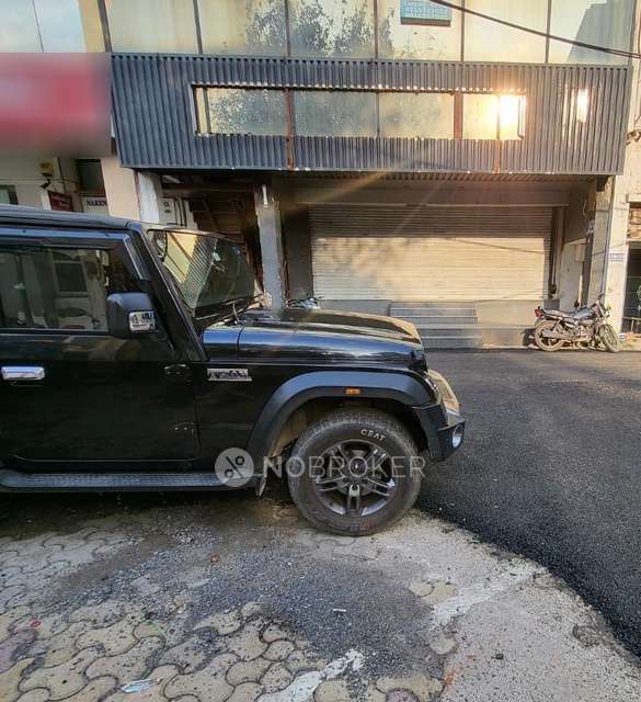 Showroom in Hauz Khas Market, Delhi for Rent 