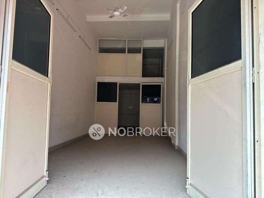 Shop in Guruwar Peth, Pune for sale 