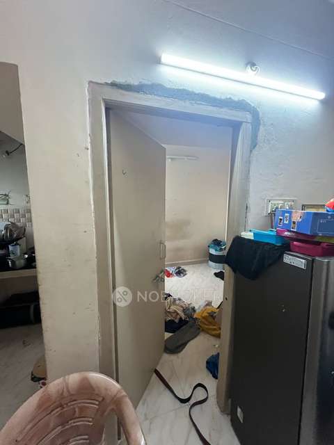 Single Room for Female In 2 BHK  In Tnhb Apartment In Ramapuram
