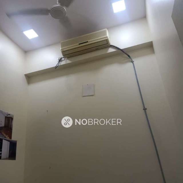 Showroom in Andheri West, Mumbai for sale 