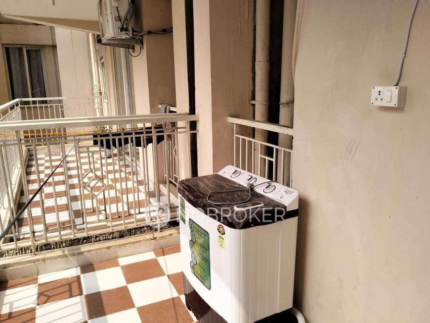 1 BHK Flat In Green Court For Sale  In Sector 90