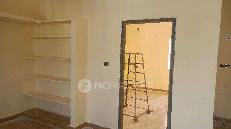 1 BHK House for Rent  In Nandikonda Satish Residency