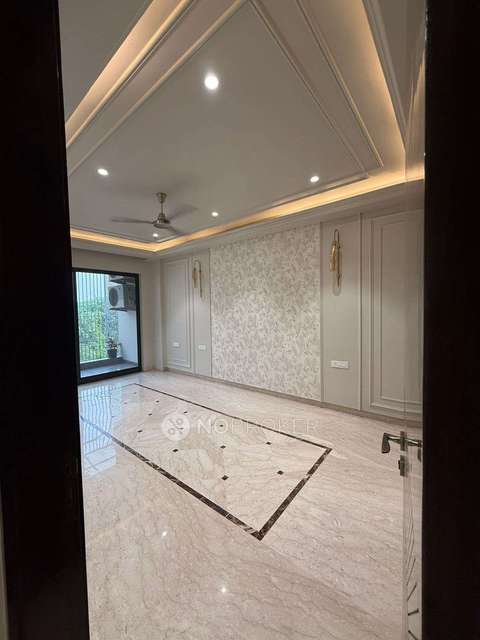 4 BHK Flat In Standalone Building  for Rent  In Sector 27