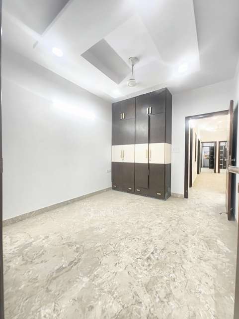 3 BHK Flat In Raja Garden, Delhi For Sale  In Raja Garden