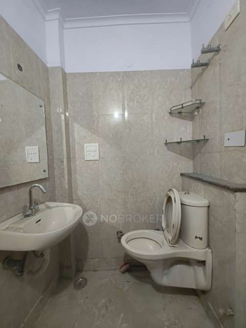 3 BHK Flat In Raja Garden, Delhi For Sale  In Raja Garden