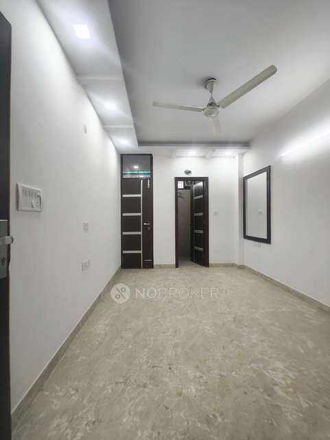 3 BHK Flat In Raja Garden, Delhi For Sale  In Raja Garden