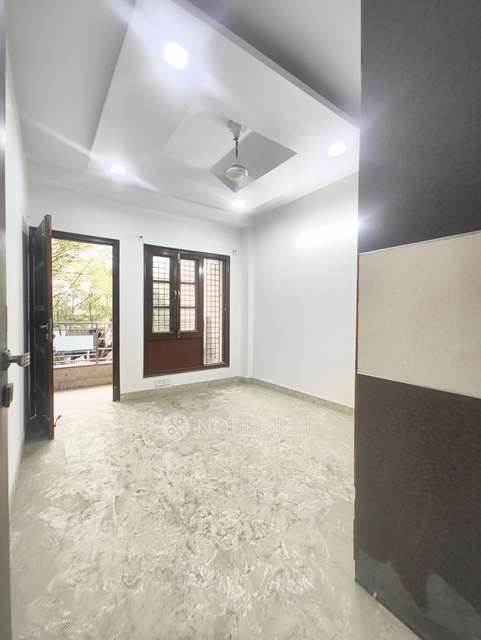 3 BHK Flat In Raja Garden, Delhi For Sale  In Raja Garden