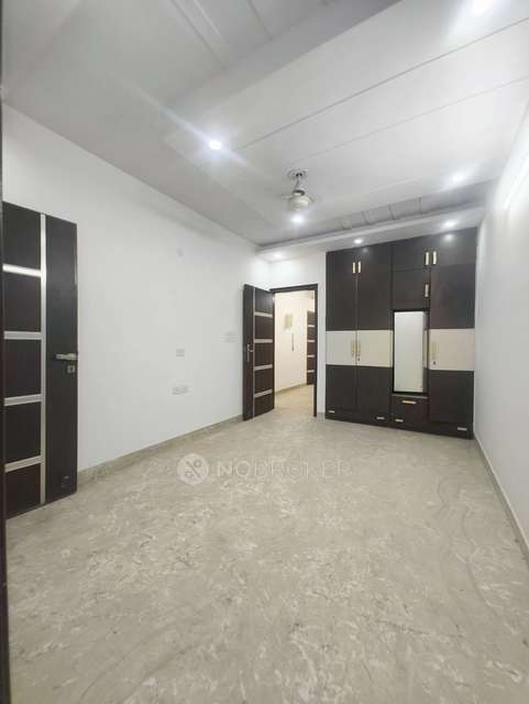 3 BHK Flat In Raja Garden, Delhi For Sale  In Raja Garden