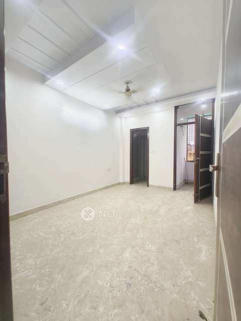 3 BHK Flat In Raja Garden, Delhi For Sale  In Raja Garden
