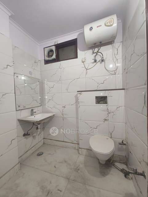 3 BHK Flat In Raja Garden, Delhi For Sale  In Raja Garden