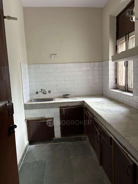 1 BHK House for Rent  In Sector 28