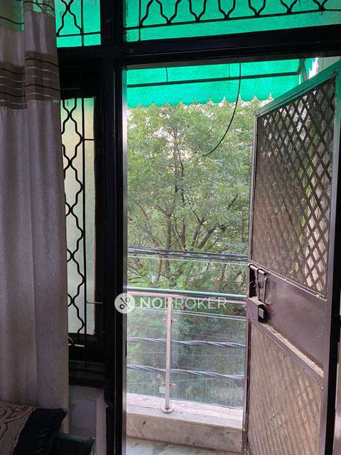 2 BHK Flat In Standalone Building  For Sale  In Rohini