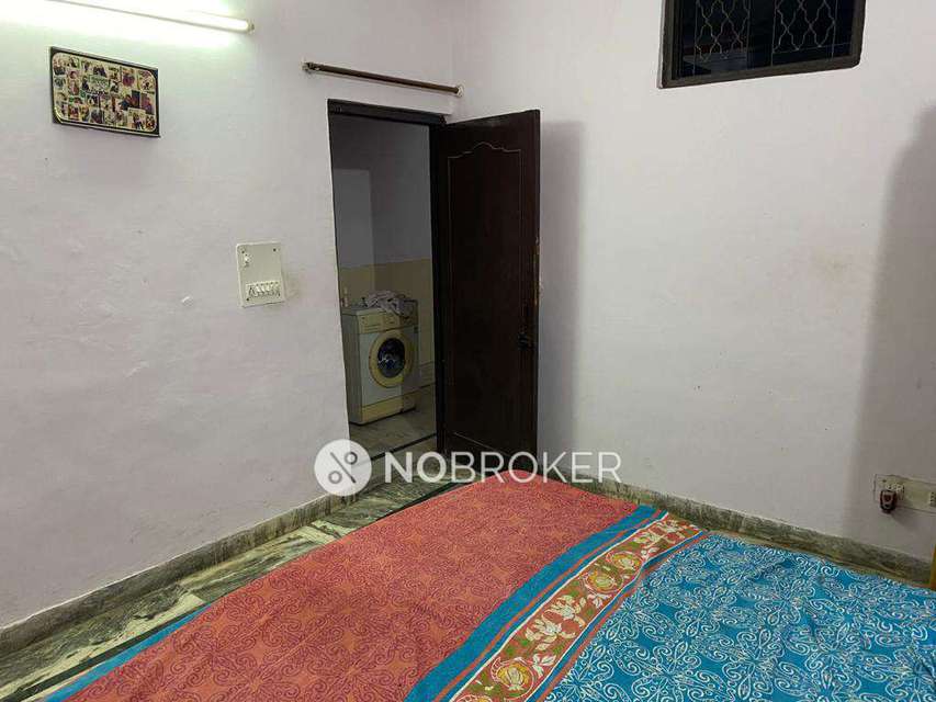 2 BHK Flat In Standalone Building  For Sale  In Rohini