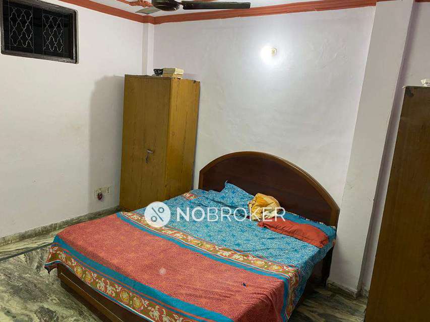 2 BHK Flat In Standalone Building  For Sale  In Rohini