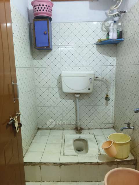 2 BHK Flat In Balaji Towers For Sale  In Miyapur