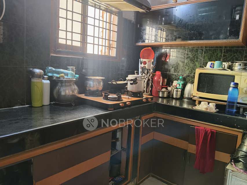 2 BHK Flat In Balaji Towers For Sale  In Miyapur