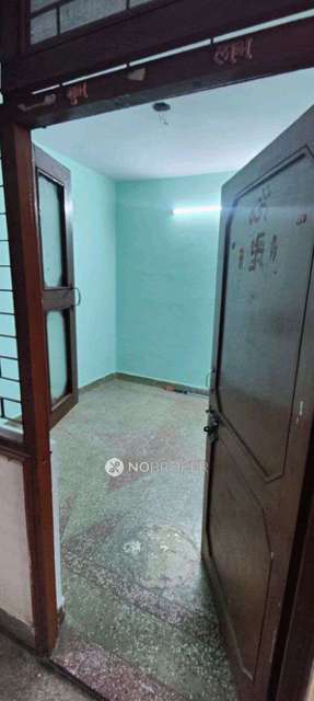 3 BHK Flat For Sale  In Laxmi Nagar