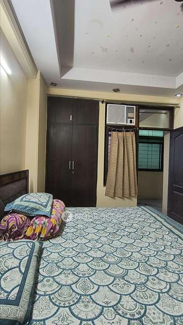 3 BHK Flat In Amrapali Village I For Sale  In Indirapuram