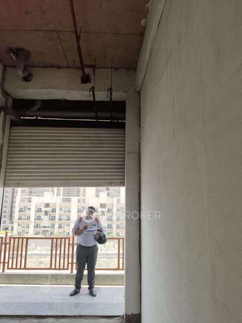 Shop in Gaur Yamuna City, Greater_noida for sale 