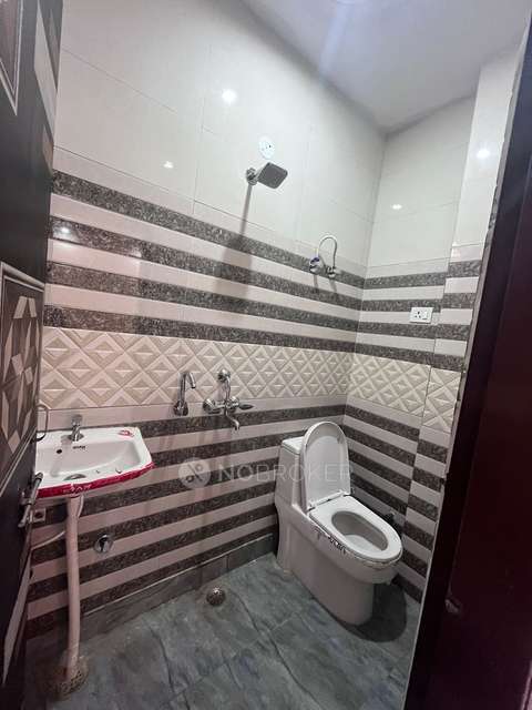 2 BHK Flat In Apartment For Sale  In Uttam Nagar