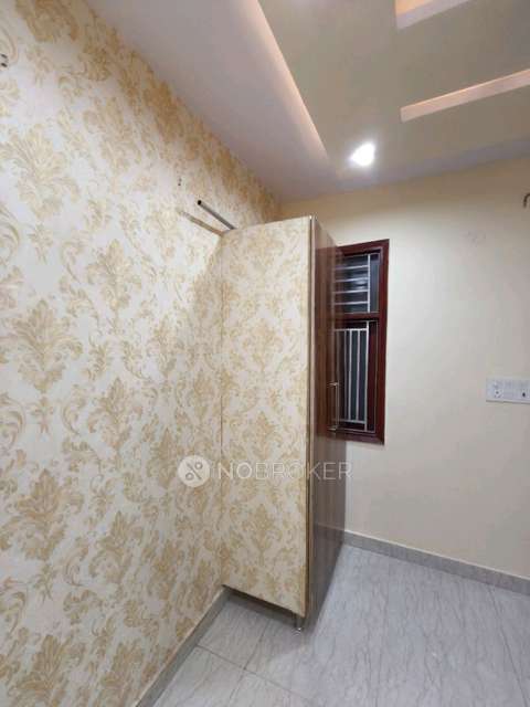 2 BHK Flat In Plot No 9&10 For Sale  In Razapur Khurd