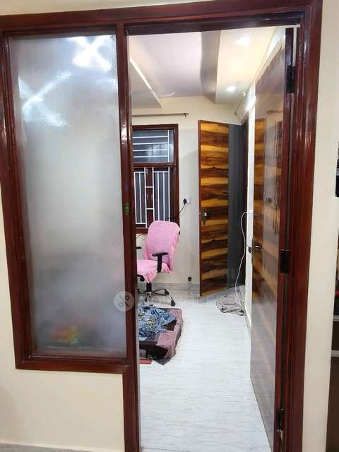 2 BHK Flat In Plot No 9&10 For Sale  In Razapur Khurd