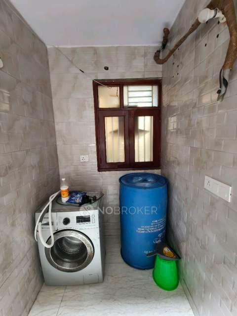 2 BHK Flat In Plot No 9&10 For Sale  In Razapur Khurd