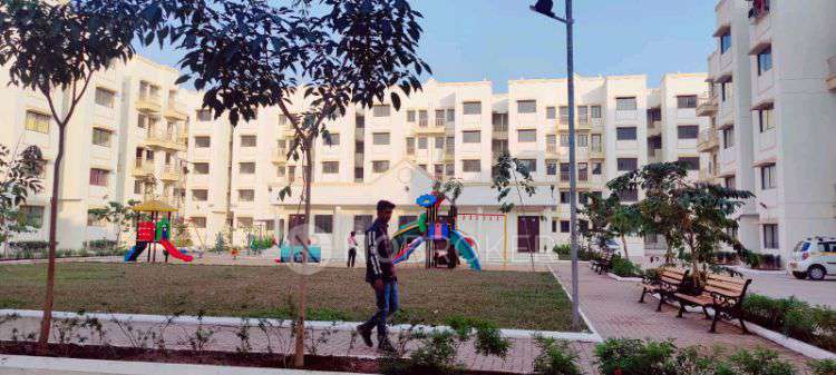 1 BHK Flat In Peninsula Address One Phase 2 For Sale  In Mamurdi