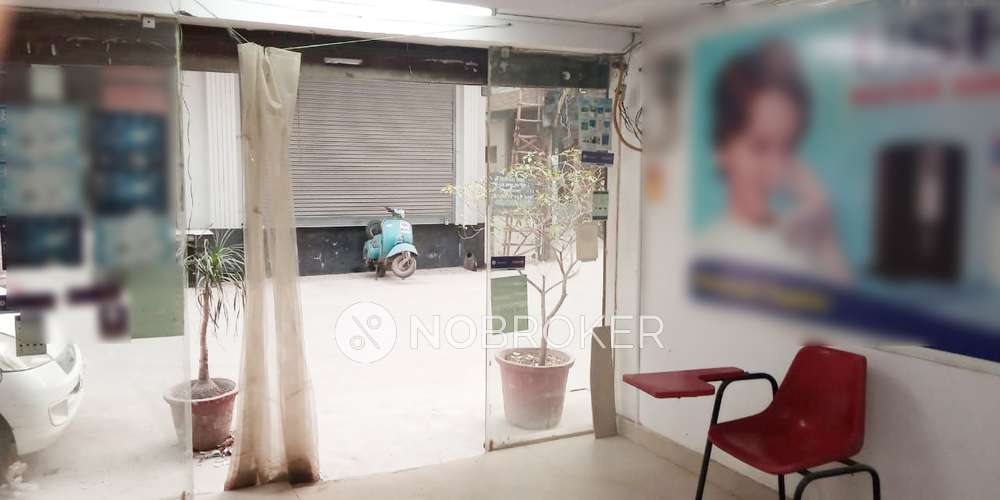 Shop in Laxmi Nagar, Delhi for sale 