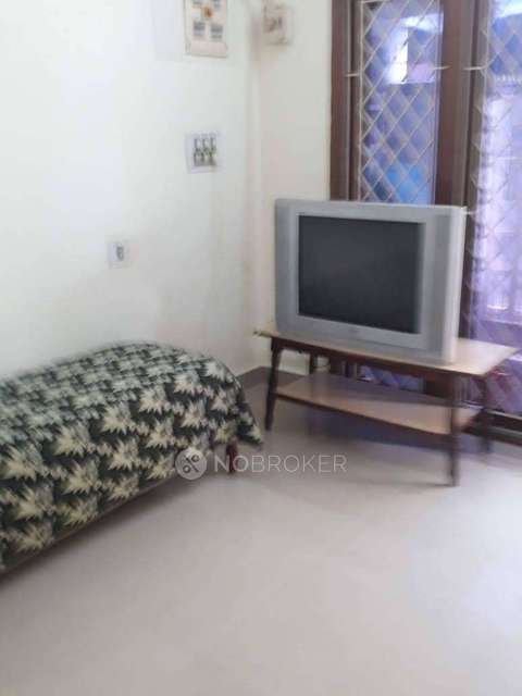 Single Room for Male In 2 BHK  In Anna Nagar West Extension
