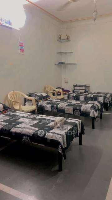 PG for Girls in Karvenagar