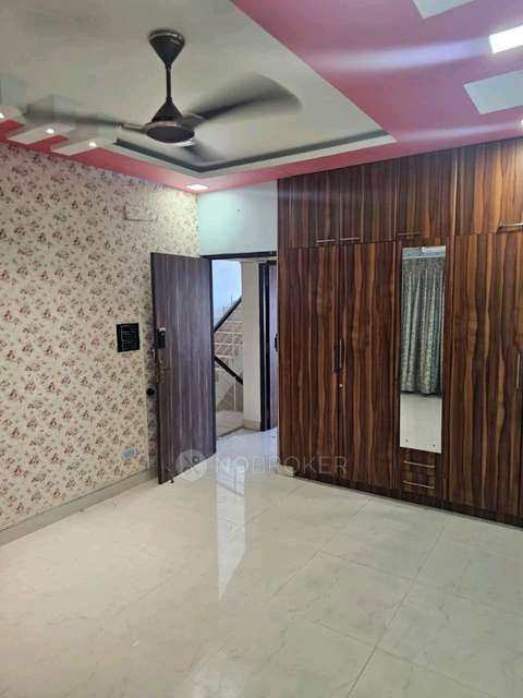PG for Girls in Vgp Selva Nagar, Velacherry
