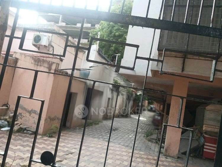 2 BHK Flat In Metro Salona For Sale  In Sindhi Colony