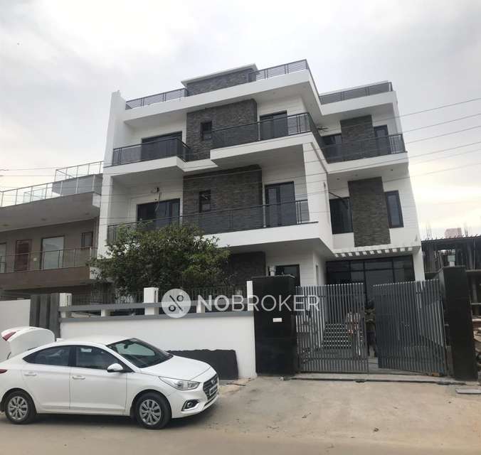 4 BHK Flat for Rent  In Sector 55