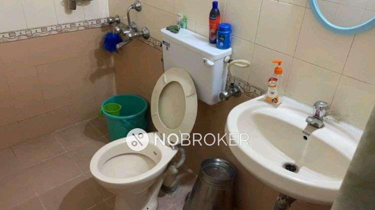 2 BHK Flat In Ashok Nagar Building No.8a Co Operative Society Limited For Sale  In Balkum Naka