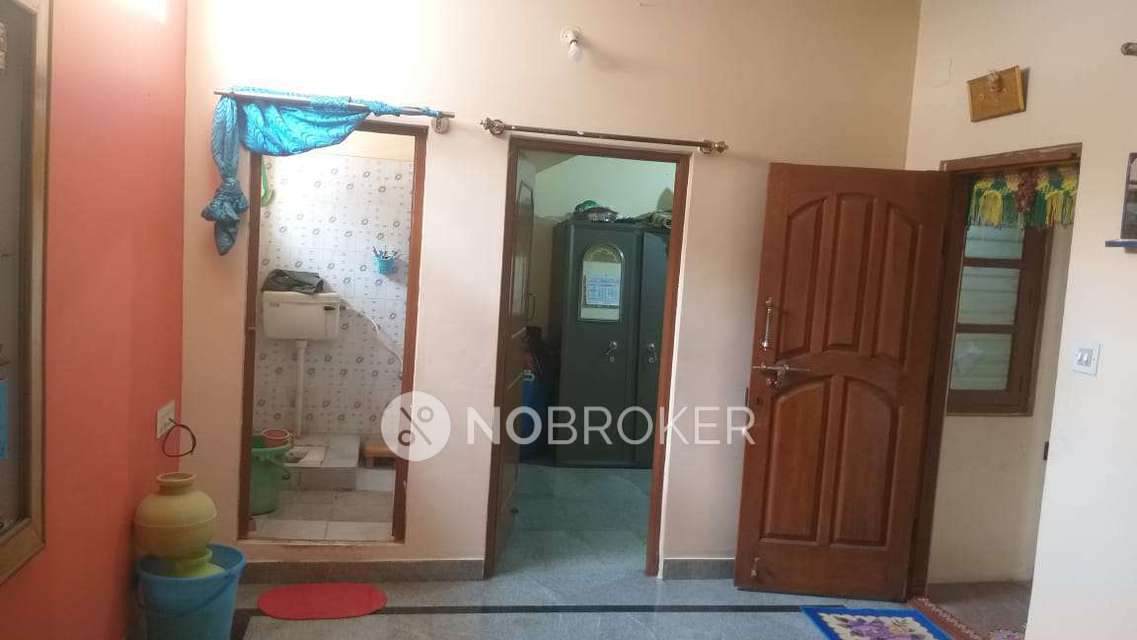 1 RK Flat In Standalone Building  for Rent  In Vijayanagar