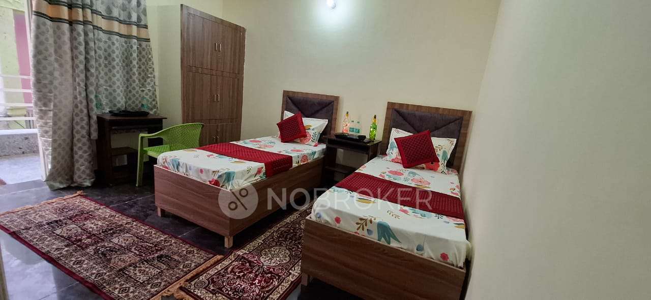 PG for Girls in , Sector 39