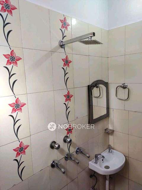 2 BHK Flat In Sb For Sale  In Hari Nagar 