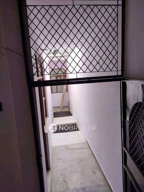 2 BHK Flat In Sb For Sale  In Hari Nagar 