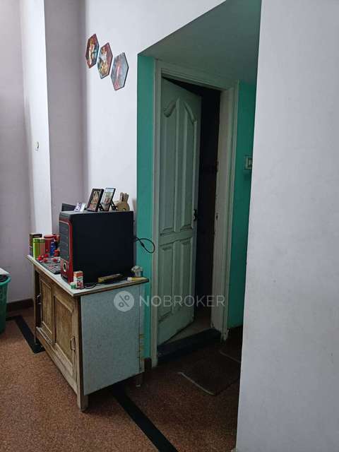 2 BHK Flat In Standalone Building  for Rent  In Basavangudi ( Only Veg )