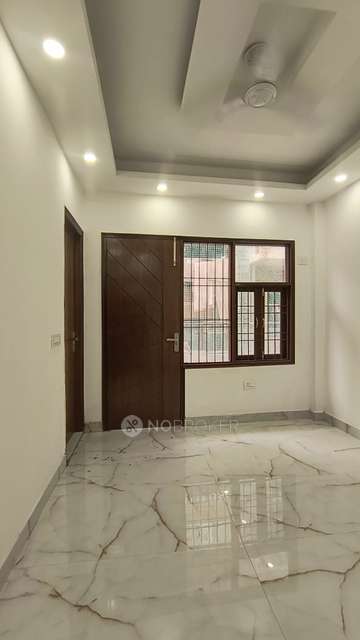 2 BHK Flat For Sale  In Radhey Puri, Krishna Nagar
